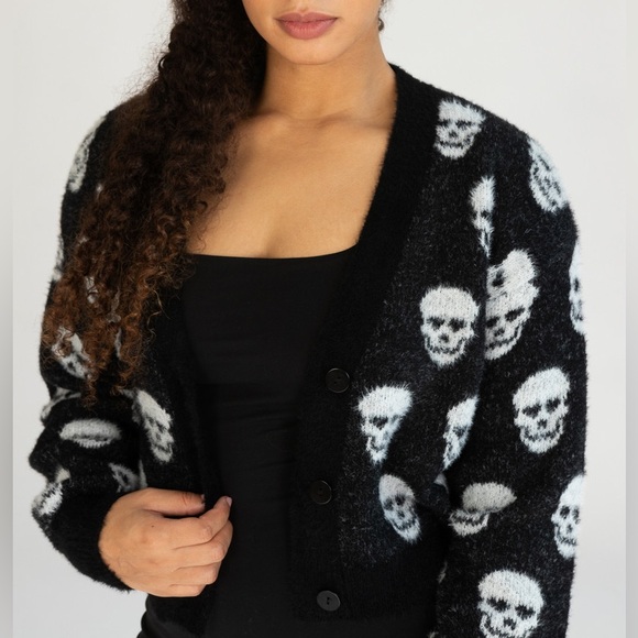 HP 💖 Super Soft Cropped Skull Cardigan - Picture 3 of 12